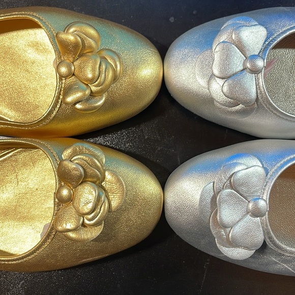Via Spiga Leather Flats with Flower Detailing Bright Gold OR Sparkling Silver - Picture 4 of 16